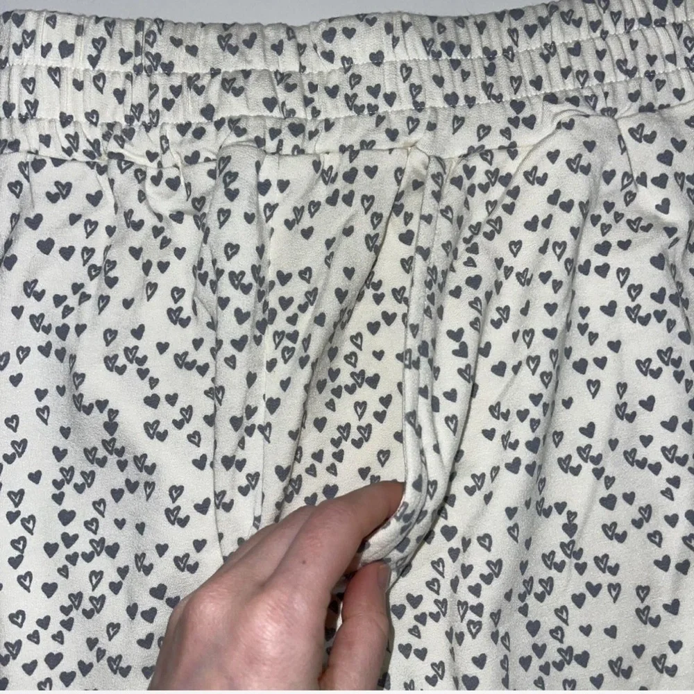 DYI Define Your Inspiration Heart Print Shorts Large White